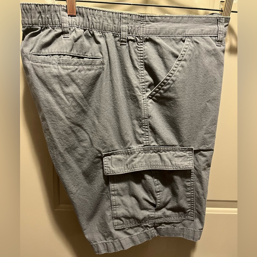 Men’s Redhead cargo shorts. Size 42 waist.3 colors to chose from. - Picture 5 of 5